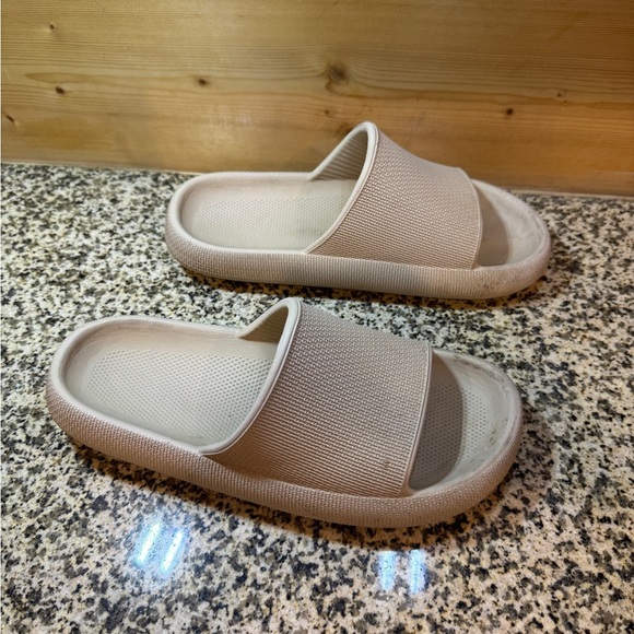 Beige Women Size 9 Slide Sandals - Picture 3 of 8